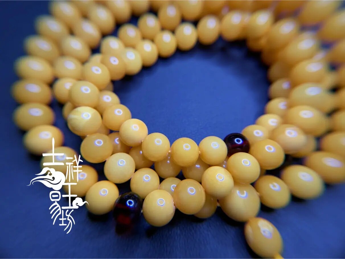 *吉祥玉易坊*老蜜蜡&nbsp;满蜜鸡油黄&nbsp;108圆珠直径8mm&nbsp;长链/手链