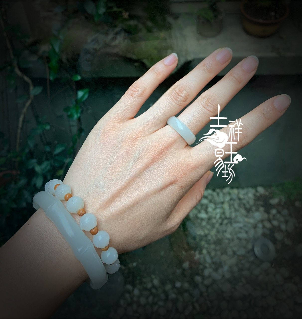 *吉祥玉易坊* 新疆和田籽料   白玉素指环