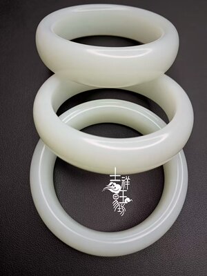 *吉祥玉易坊*俄罗斯白玉   宽版大手镯*3（57.6/57.3/57.5圈口）