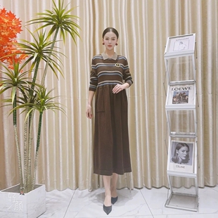 A170咖条拼接设计款 复古玥玥羊 气质秋冬轻奢针织连衣裙时尚