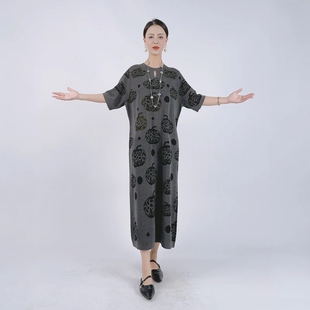 B051灰黑南瓜提花设计连衣裙女宽松大码中年妈妈短袖过膝长玥玥羊