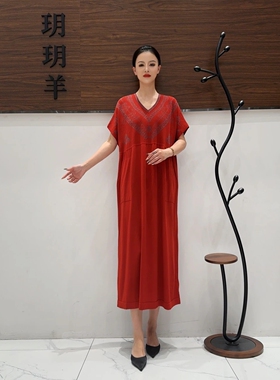 A421橘红针织连衣裙收腰显瘦设计师优雅时尚气质复古...