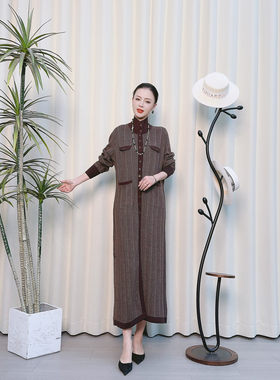B373驼色条纹秋冬季气质大码长款排扣连衣裙外套双穿玥玥羊