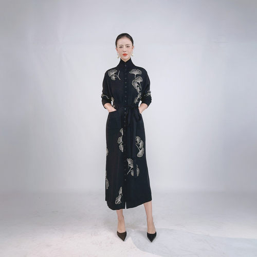 B144黑色银杏叶提花设计羊毛连衣裙女宽松大码时尚长袖过膝玥玥羊