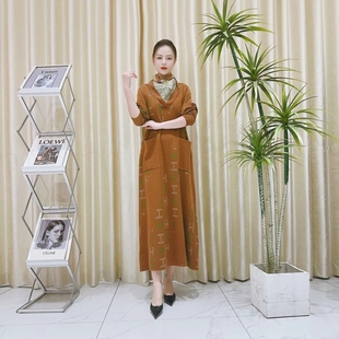 9963焦糖暖棕H提花活动领巾慵懒高级感宽松长款 针织连衣裙玥玥羊