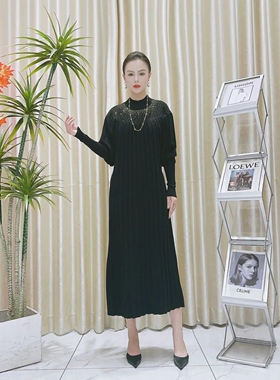 A122黑色百褶锆钻设计款气质秋冬轻奢针织连衣裙时尚复古玥玥羊