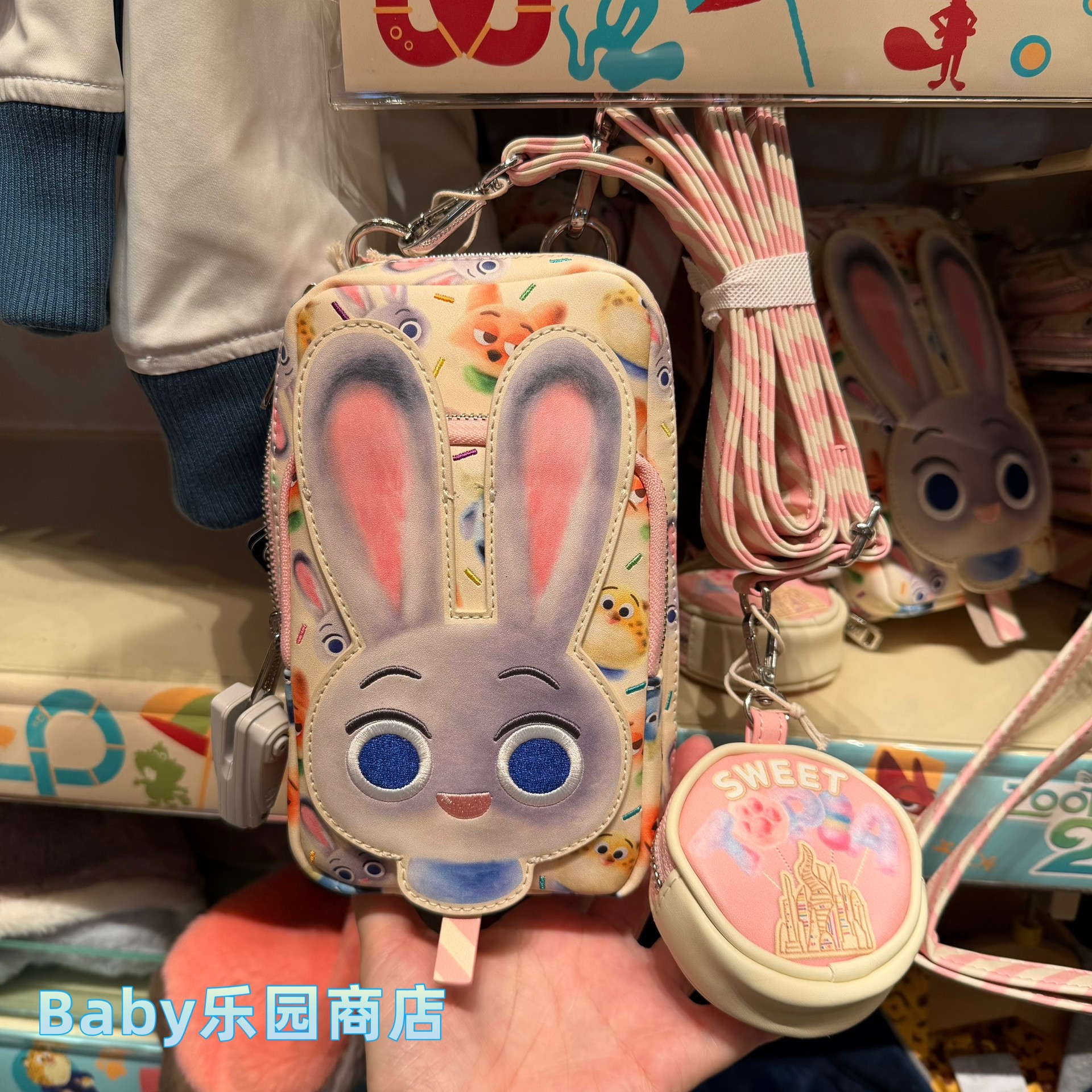 香港迪士尼 疯狂动物城2朱迪零钱包手机包斜挎包散钱包斜挎,模玩/动漫/周边/娃圈三坑/桌游,动漫背包/钱包/箱包,淘宝优惠券,粉丝福利购,淘宝优惠卷