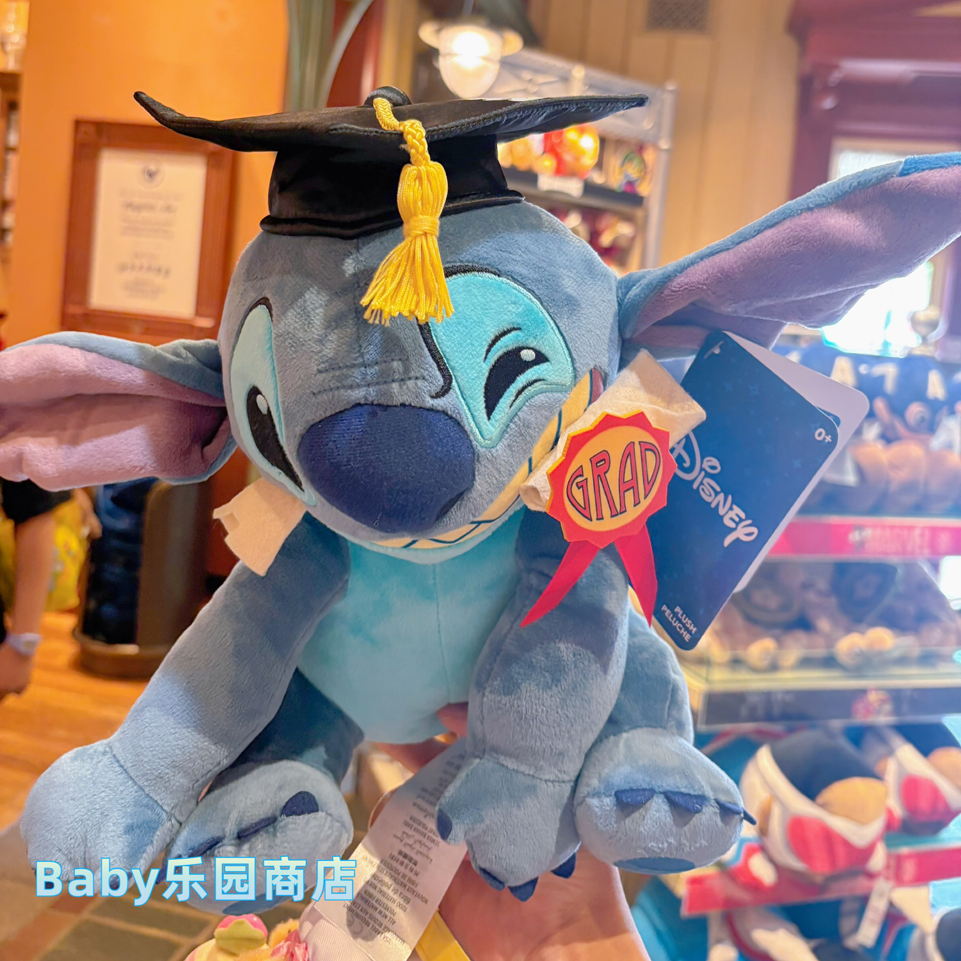 香港迪士尼星际宝贝史迪奇2025年款毕业纪念公仔毛绒公仔玩偶新品