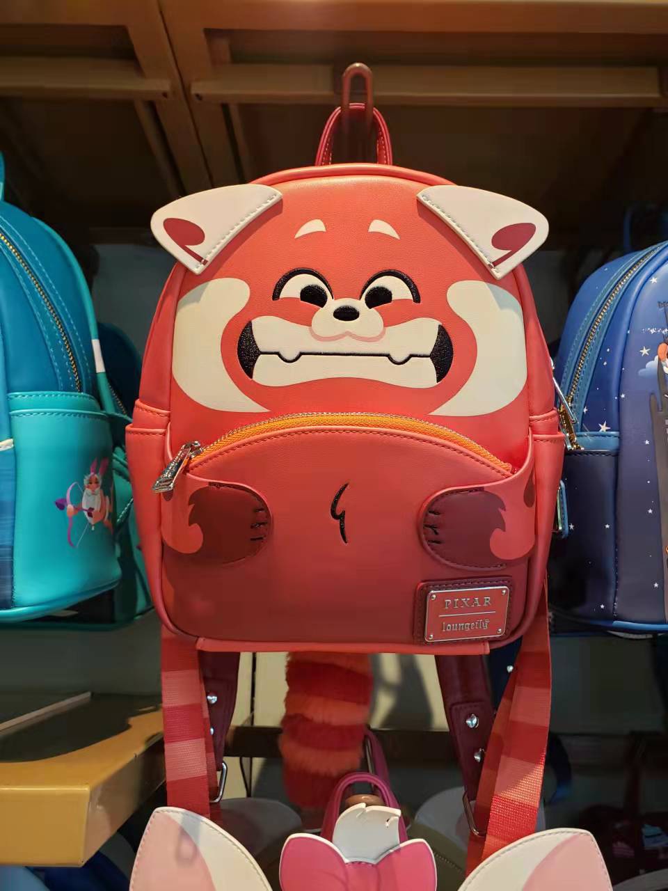香港迪士尼 青春变形记 熊猫美美卡通可爱双肩背包书包