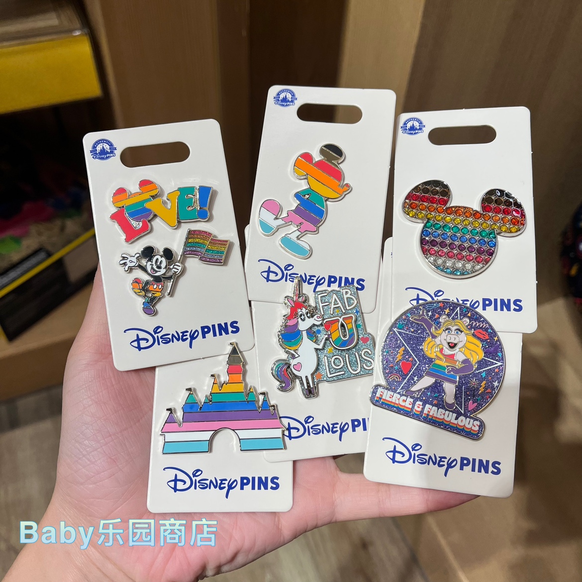 香港迪士尼彩虹系列米奇卡通限量收藏徽章米老鼠可爱交换胸针-封面