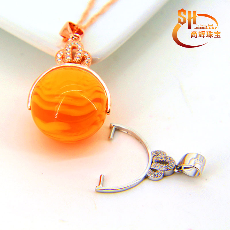 皇冠圆珠路路通蜜蜡琥珀横向大扣