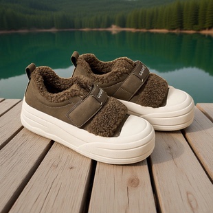 卓诗尼2025冬季新款时尚百搭休闲女款厚底舒适学生运动板鞋冬鞋