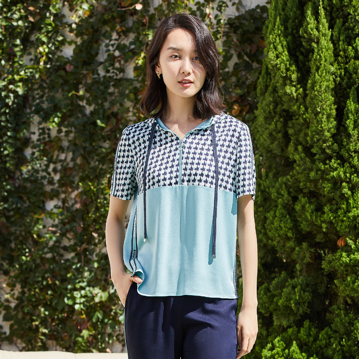 2022连帽时尚短袖歌蒂诗