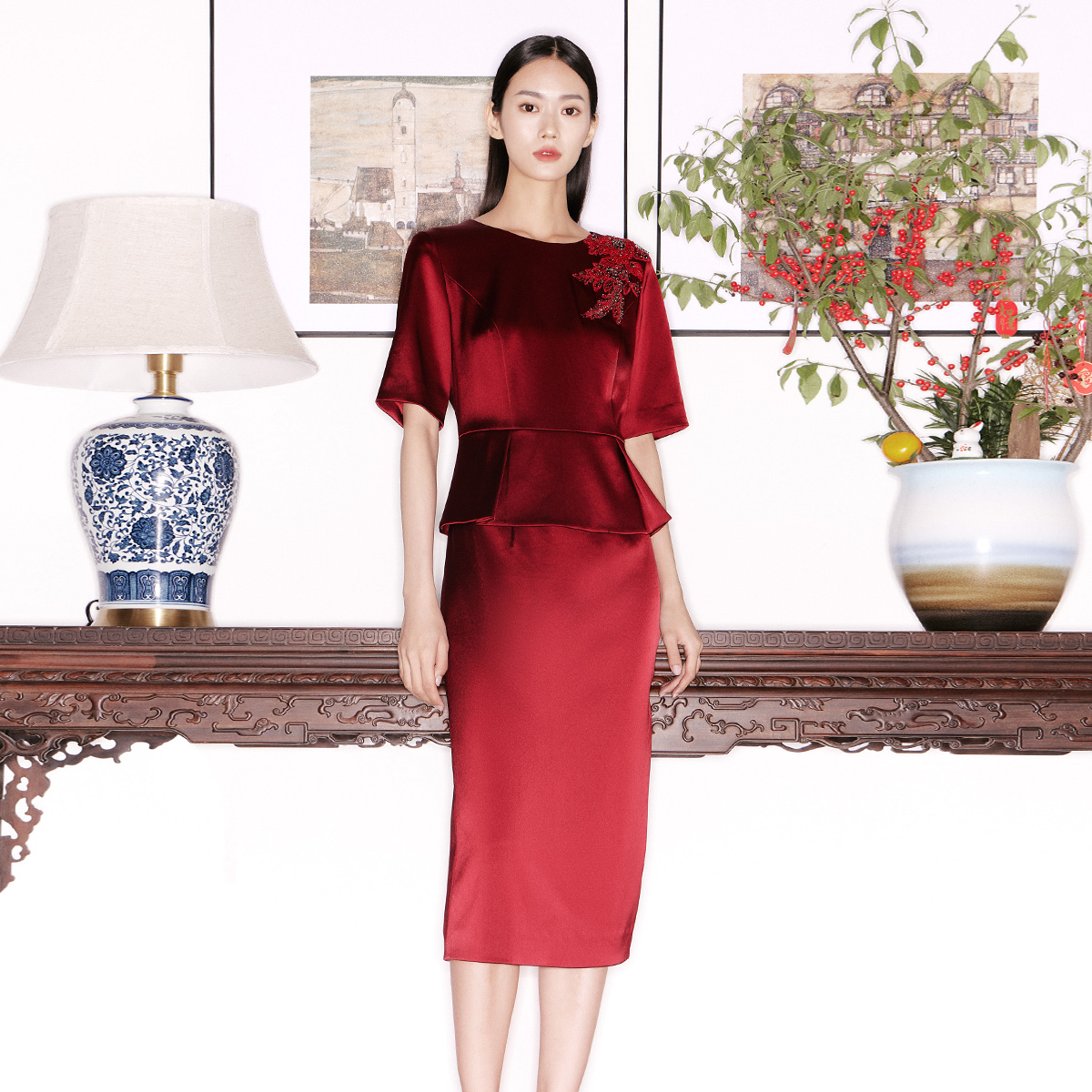 歌蒂诗优雅修身长款连衣裙