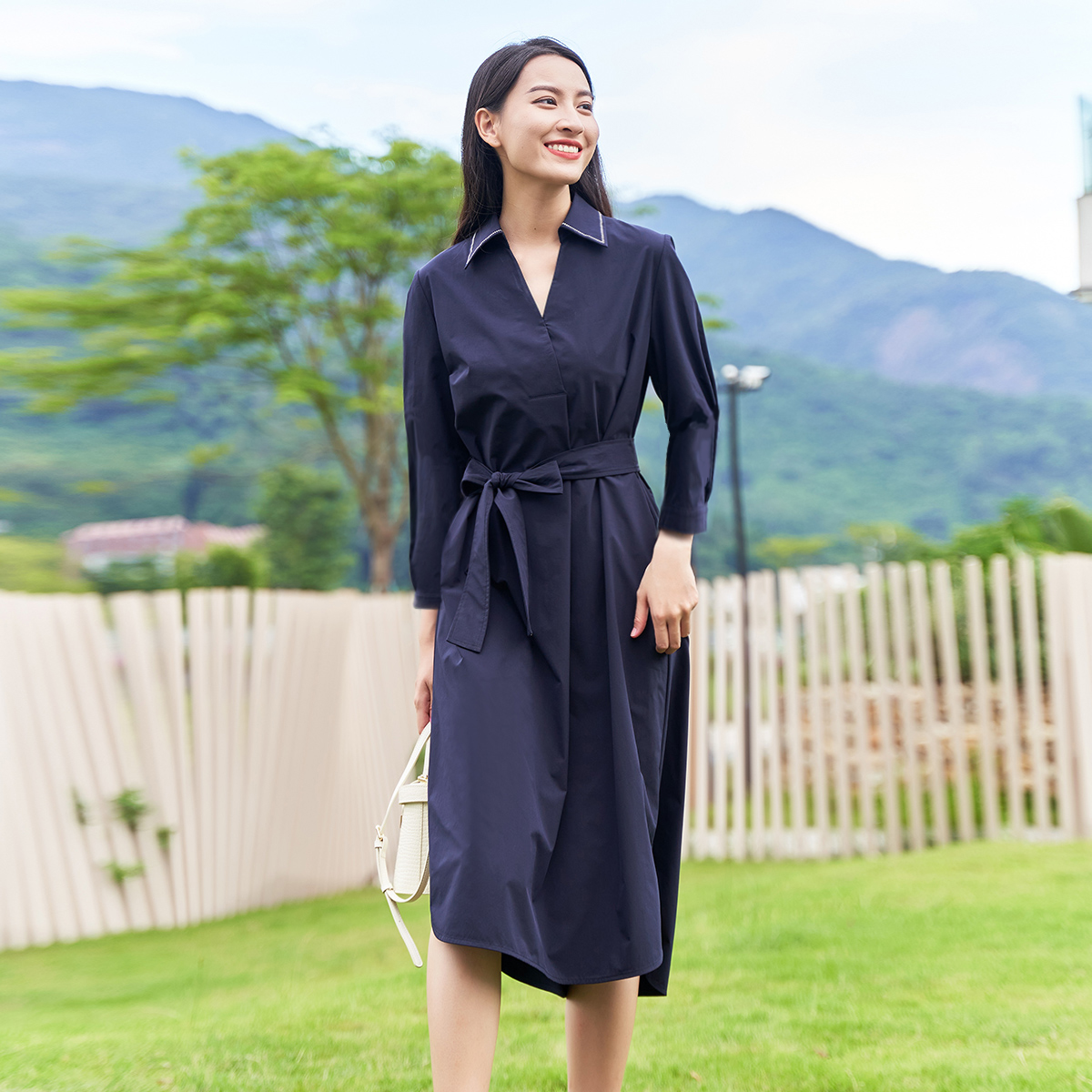 歌蒂诗通勤聚酯纤维中长连衣裙