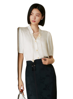 歌蒂诗夏季专柜新款时尚高级新中式小V领短袖小衫女8E23S1181