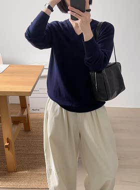 小喵藏青薄款V领少年感羊毛衫