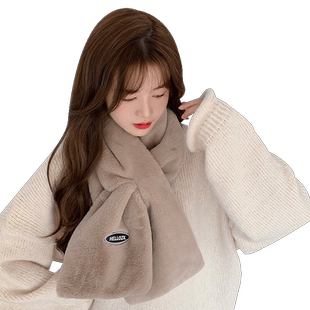 毛毛围巾柔软长款贴标日系秋冬ins毛绒少女仿獭兔毛加厚交叉围脖