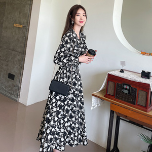秋季2026年新款女装法式连衣裙中长款长袖收腰显高显瘦夏流行裙子