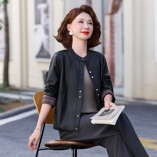 n26秋季新款洋气皮衣女短款外套妈妈装皮夹克中老年女装c95皮外套