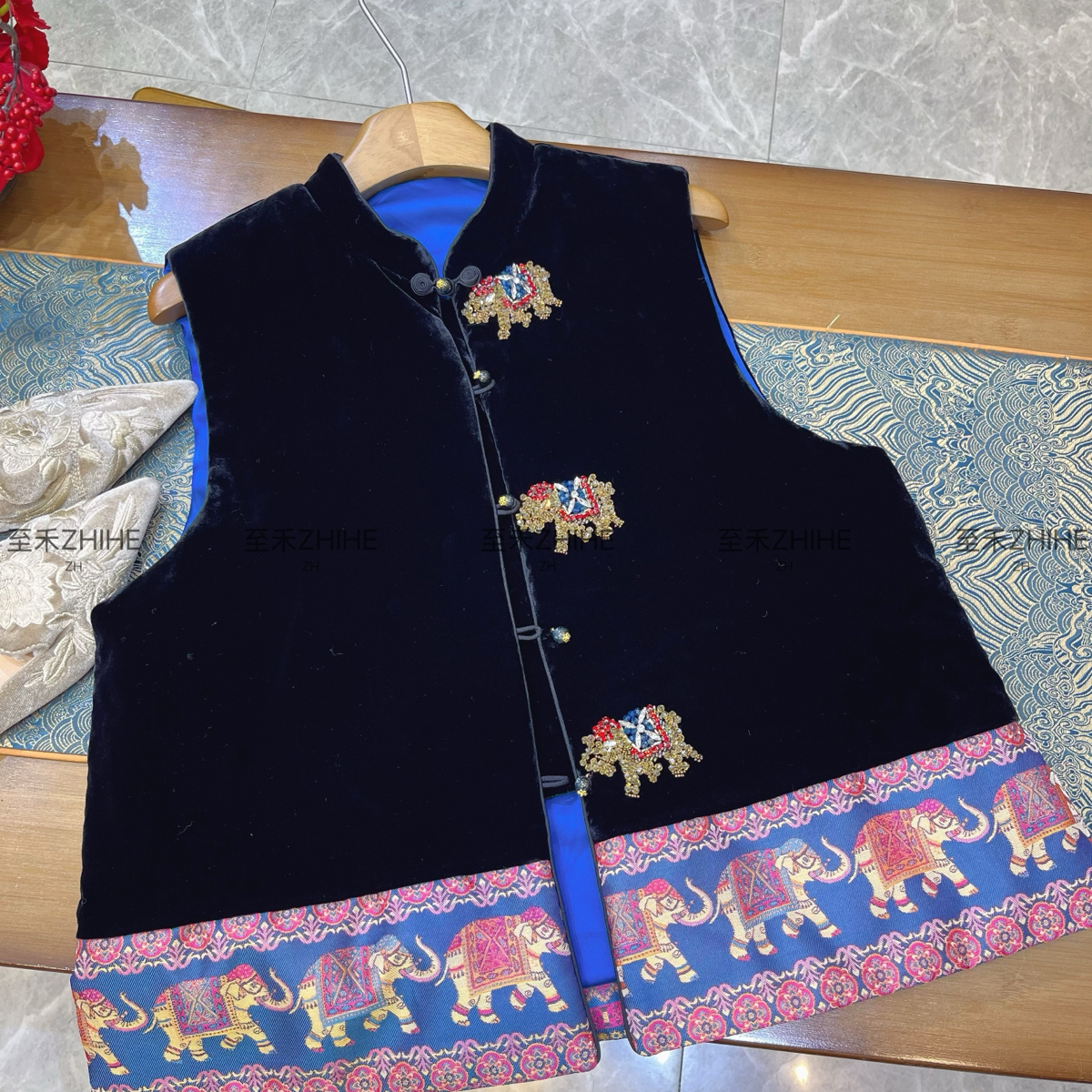 LC新中式桑蚕丝重工钉珠象丝绒短款马甲YS2t060