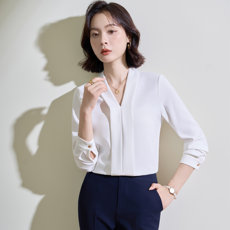 法式v领通勤气质衬衫职业装内搭