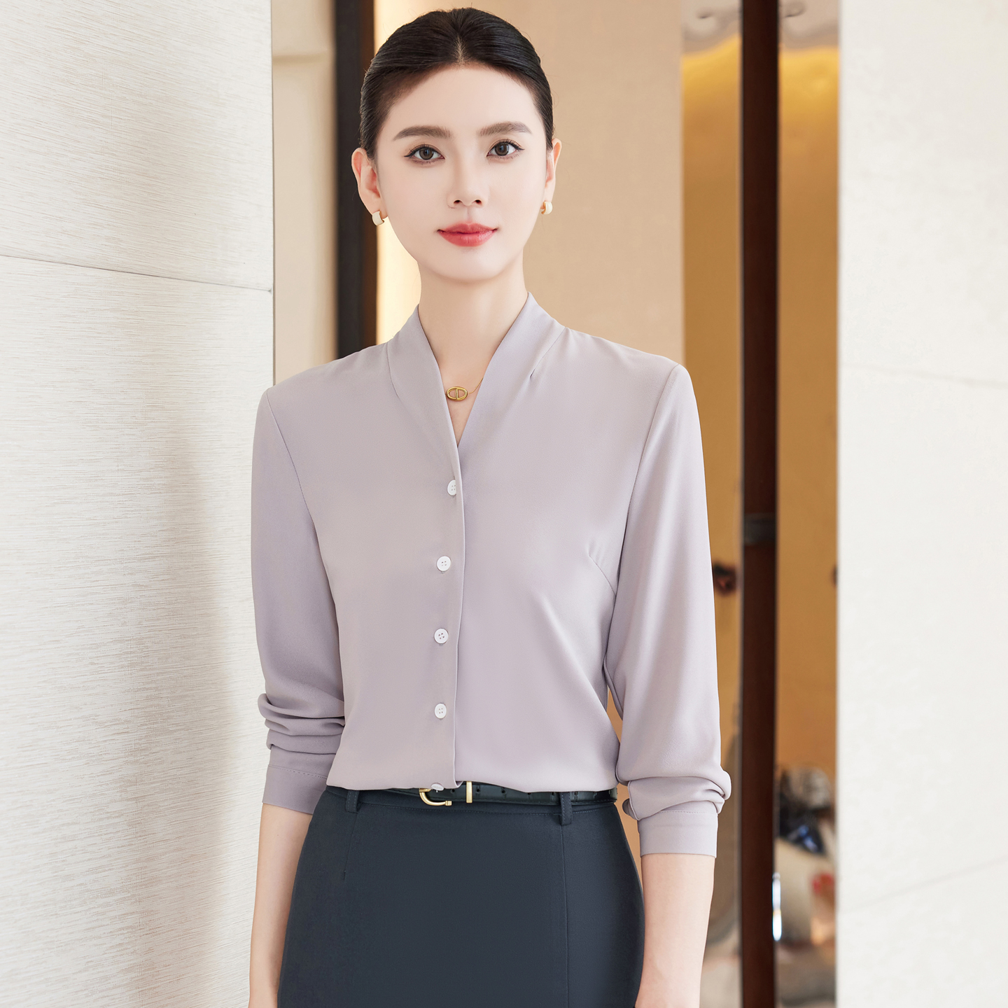 气质浅灰色法式无领打底职业衬衫