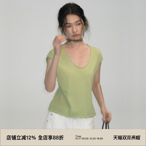 简约基础款V领卷边短袖T恤