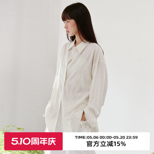 蕾丝贴布绣/宽松长袖衬衫