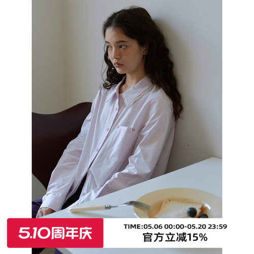 复古花朵绣花领正肩长袖衬衫