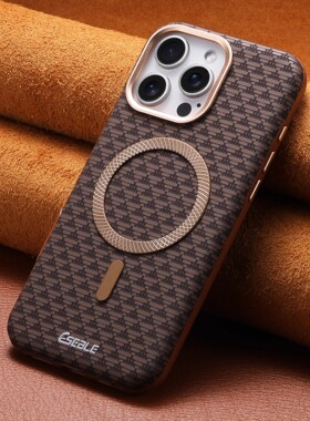 复古三角碳纤维纹适用iphone16promax磁吸保护套15pro荔枝皮纹iP14高级商务苹果13pro手机壳电镀全包防摔男女
