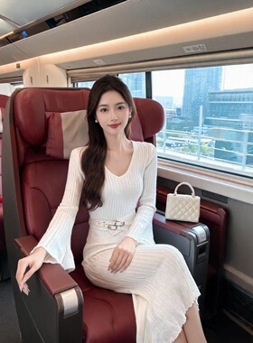 送腰带麻花针织长袖连衣裙女春秋