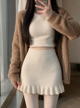 奶油风毛绒半身裙女春秋冬高腰