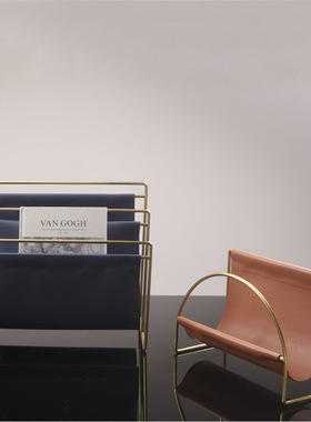 北欧皮革杂志报架书架办公桌摆件