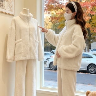 2025时尚孕妇秋冬套装新款加厚长袖外套搭配无托腹束脚长裤两件套