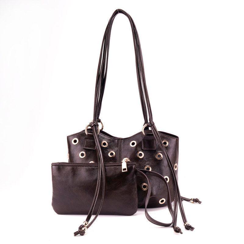 2026新款欧美复古朋克风铆钉单肩包个性潮流斜挎包通勤水桶包女包