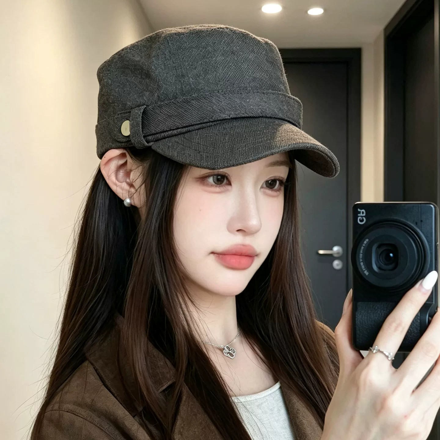 韩系棕色毛呢马术帽女2026新款秋季纯色平顶帽高级感百搭鸭舌帽子