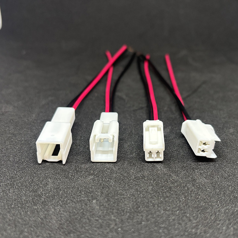 适用吉利星越L星瑞领克09无损改装扬声器中置中音箱喇叭插头线束