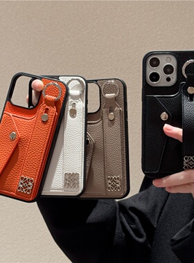 欧美潮牌荔枝纹腕带适用iPhone16promax手机壳插卡 卡包苹果ip15/13/11带腕带手机壳 ip17带卡包手机壳