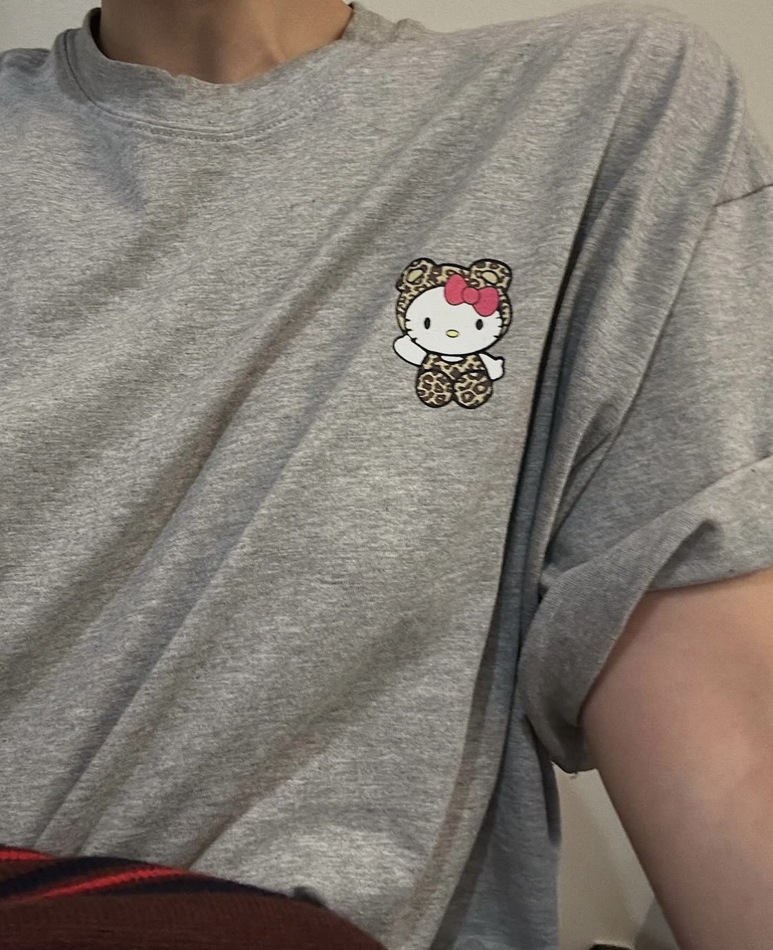 韩国东大门灰色Hello Kitty豹纹印花T恤女宽松百搭显瘦短袖上衣