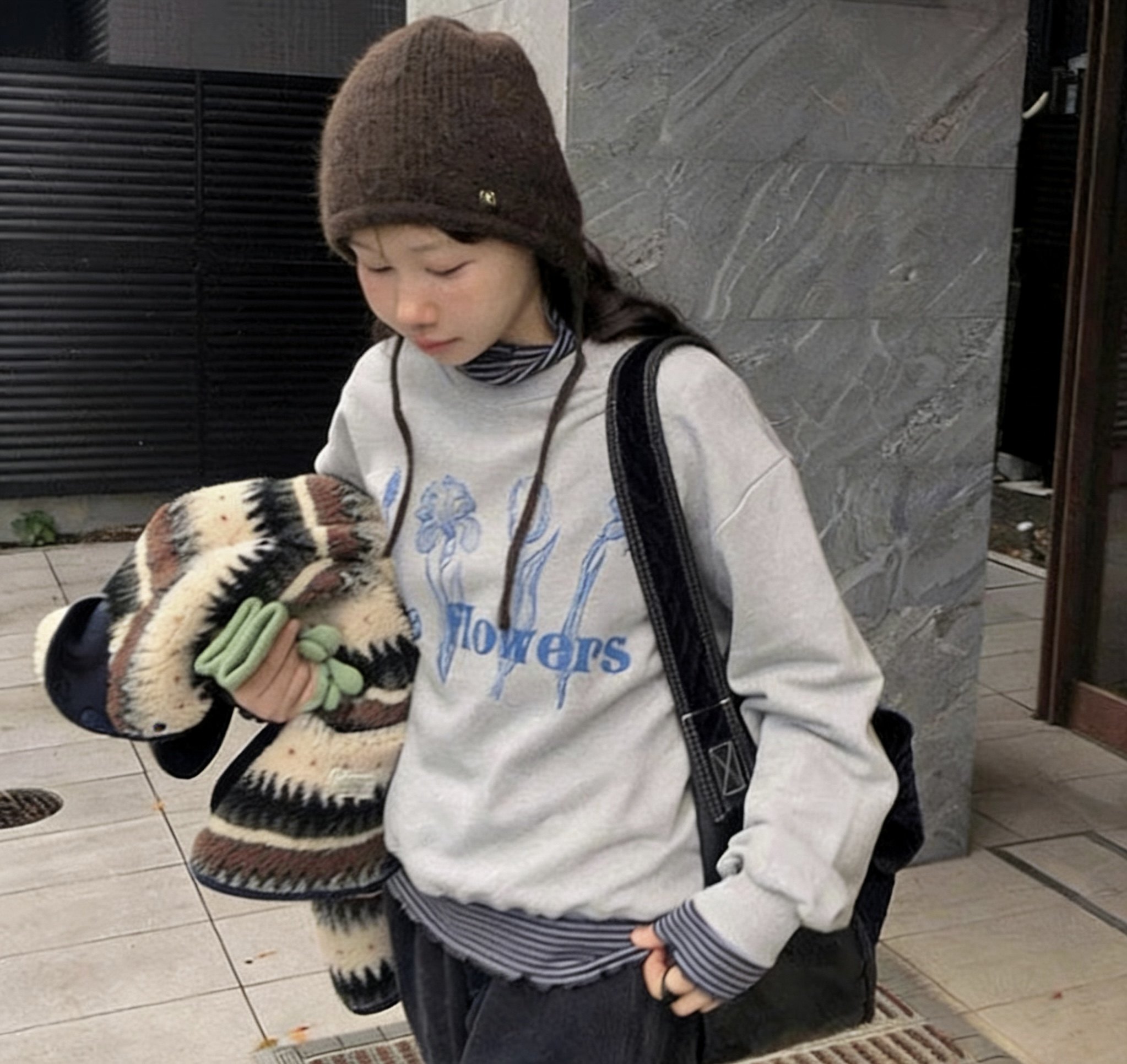 东大门小众花朵字母印花灰色卫衣女春秋宽松显瘦遮肉圆领上衣,女装/女士精品,卫衣/绒衫,淘宝优惠券,粉丝福利购,淘宝优惠卷