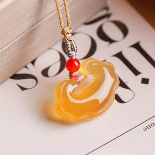 天然玛瑙祥云如意吊坠高冰玉髓