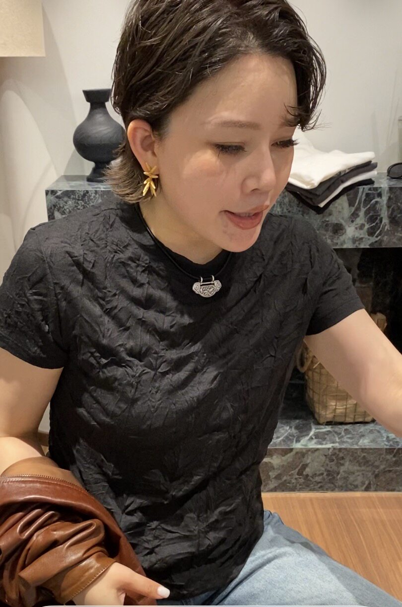《富婆洋气T》春季新款2601褶皱圆领短袖T恤衫女装纯色上衣打底衫