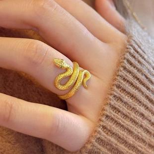 黄金色绿钻小金蛇戒指女轻奢灵蛇高级感小众中古风食指戒仿真五金