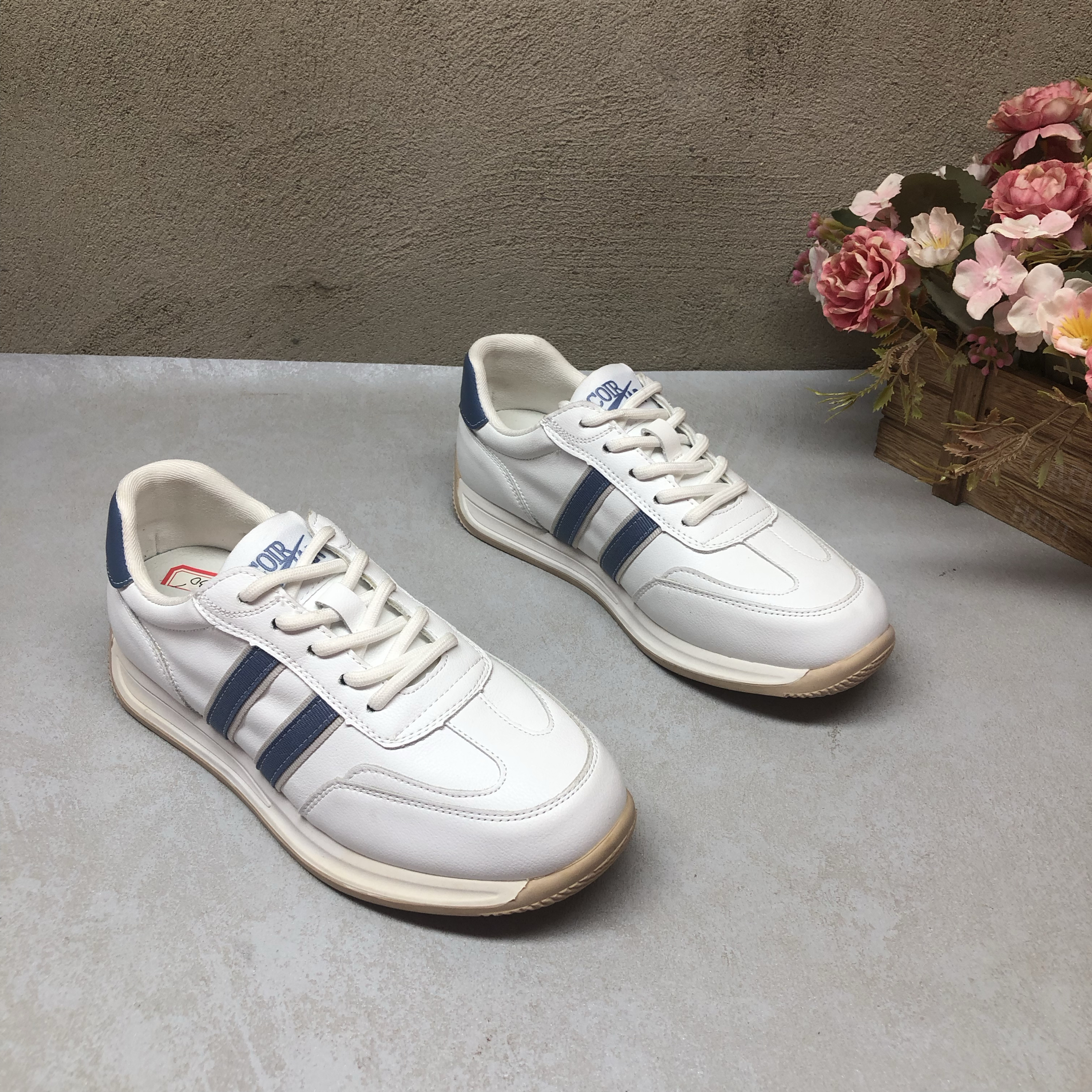 真皮23W2204拼色系带平底阿甘休闲运动鞋软底春秋百搭时尚