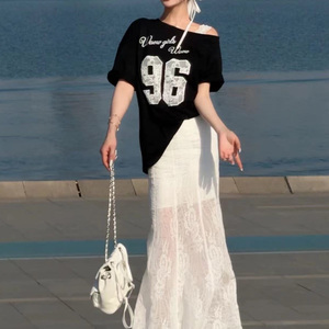 夏季穿搭一整套女时尚数字印花露肩短袖T恤蕾丝鱼尾半身裙两件套