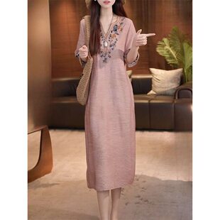 复古文艺棉麻重工刺绣V领连衣裙女2026夏季 宽松显瘦气质裙子 新款