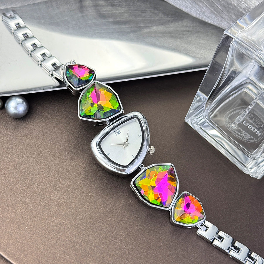 时尚装饰不规则大钻表带手链女士手表轻奢小众彩色镶钻异形石英表,手表,配件,淘宝优惠券,粉丝福利购,淘宝优惠卷