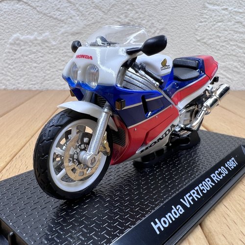 1:24本田1987款VFR 750R摩托车合金模型摆件二冲程赛车场景摆设