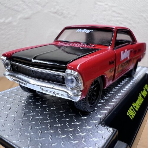 1:64雪佛兰1967款诺瓦SS汽车合金模型摆件 雪佛兰新星SS场景摆设